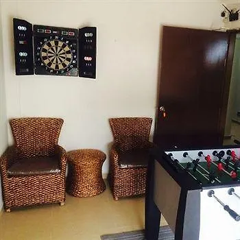 D & E Inn Pte Ltd Singapore 0*,